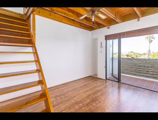 2 BEDROOM SECTIONAL TITLE SOLD IN MELKBOSSTRAND CENTRAL